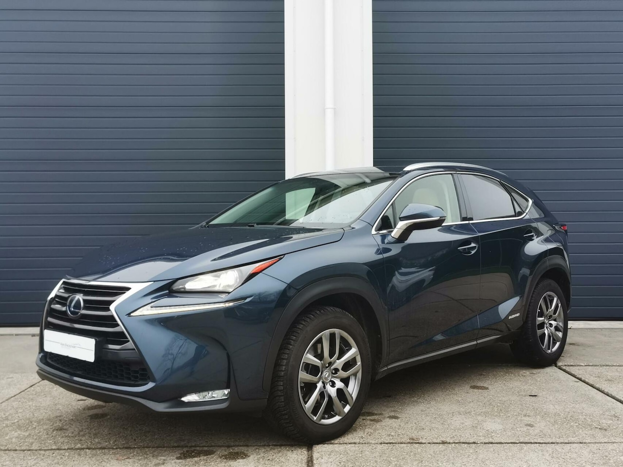 Lexus NX - 300h AWD Luxury Line 300h AWD Luxury Line - AutoWereld.nl