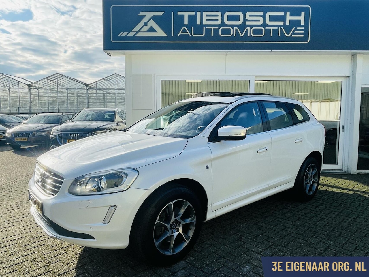 Volvo XC60 - D4 Ocean Race NAP✅ PANORAMA XENON 18" LEDER + verwarmd - AutoWereld.nl