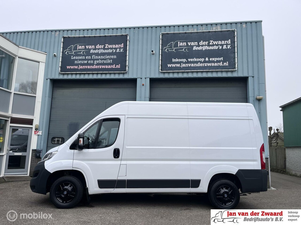 Fiat Ducato - 30 2.3 MultiJet L2H2 Airco 3 Zitplaatsen - AutoWereld.nl