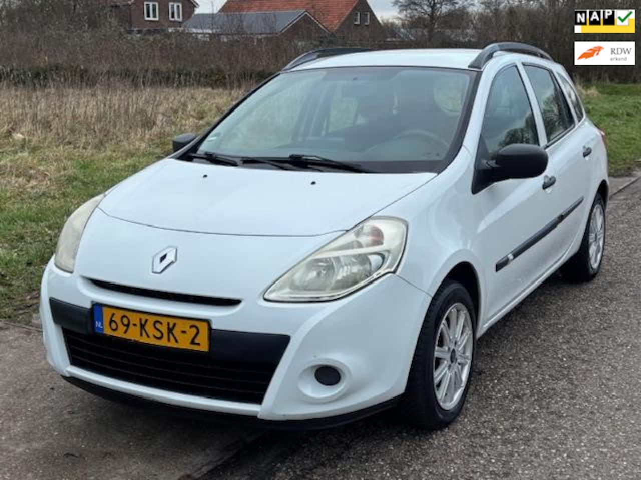 Renault Clio Estate - 1.2-16V Special Line Airco Audio-CD/MP3 Electric pakket Navigatie LMV 15" ABS Dakrails Dea - AutoWereld.nl