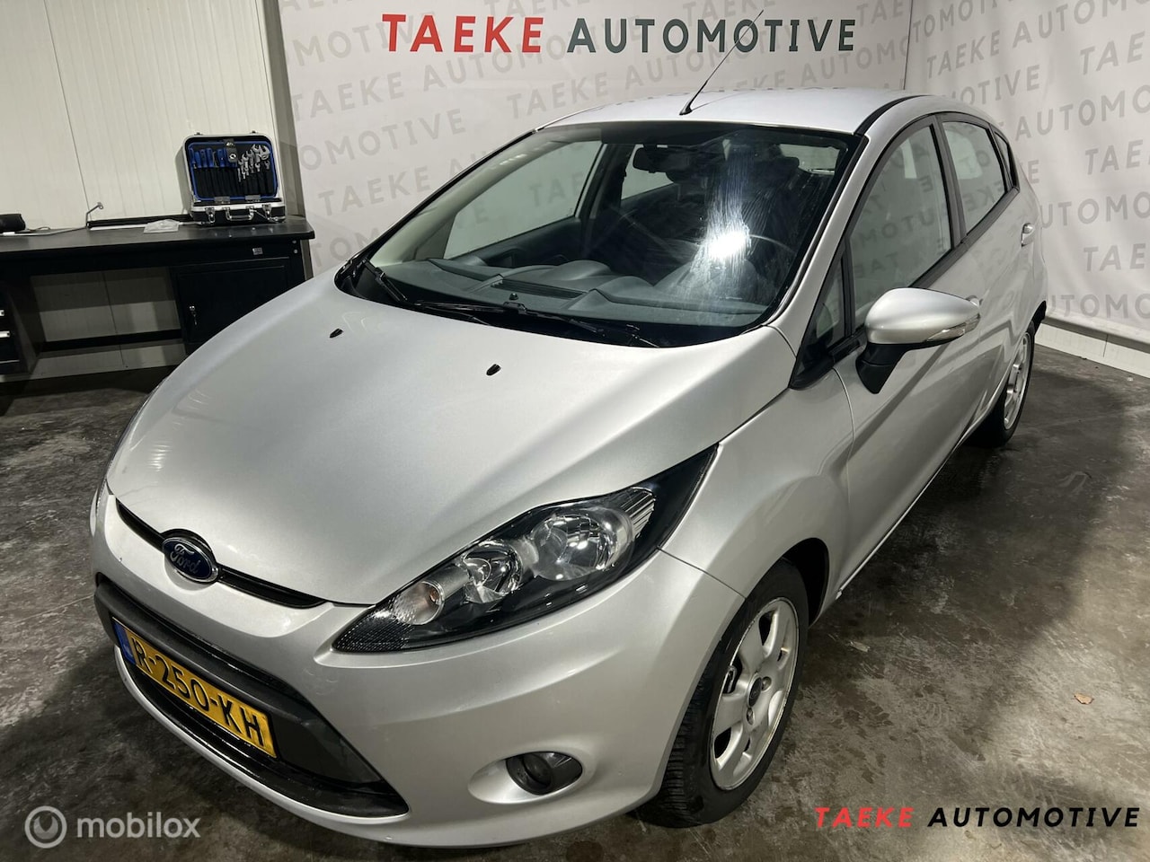 Ford Fiesta - 1.25 Trend Airco/Parkeersen/LEES TEKST - AutoWereld.nl