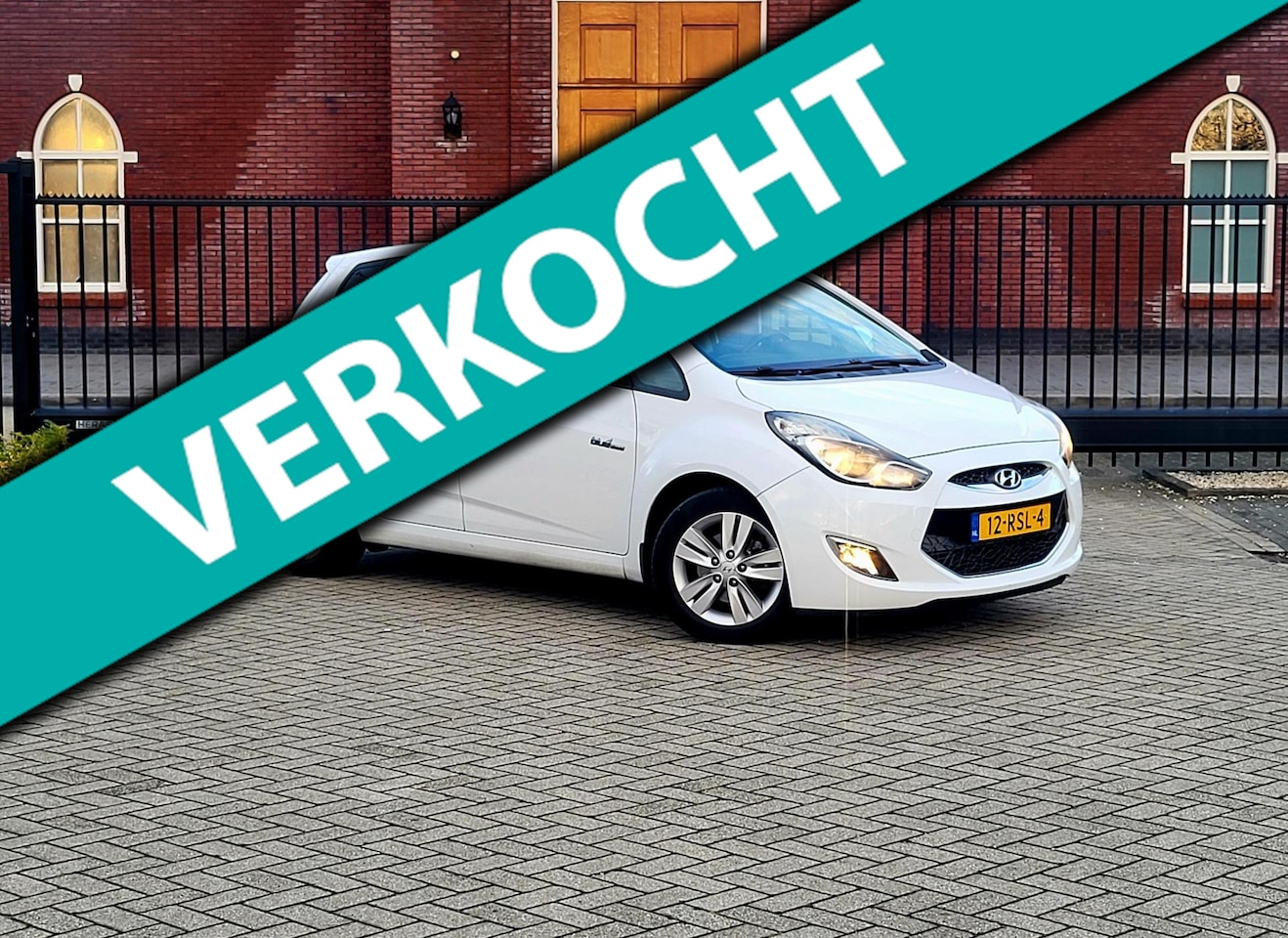 Hyundai ix20 - 1.6i i-Catcher / Leer / Navi / Camera / Panodak / Nap / Dealer onderhouden - AutoWereld.nl