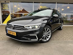 Volkswagen Passat Variant - GTE / PANO / TREKHAAK / LED / CRUISE / CAMERA