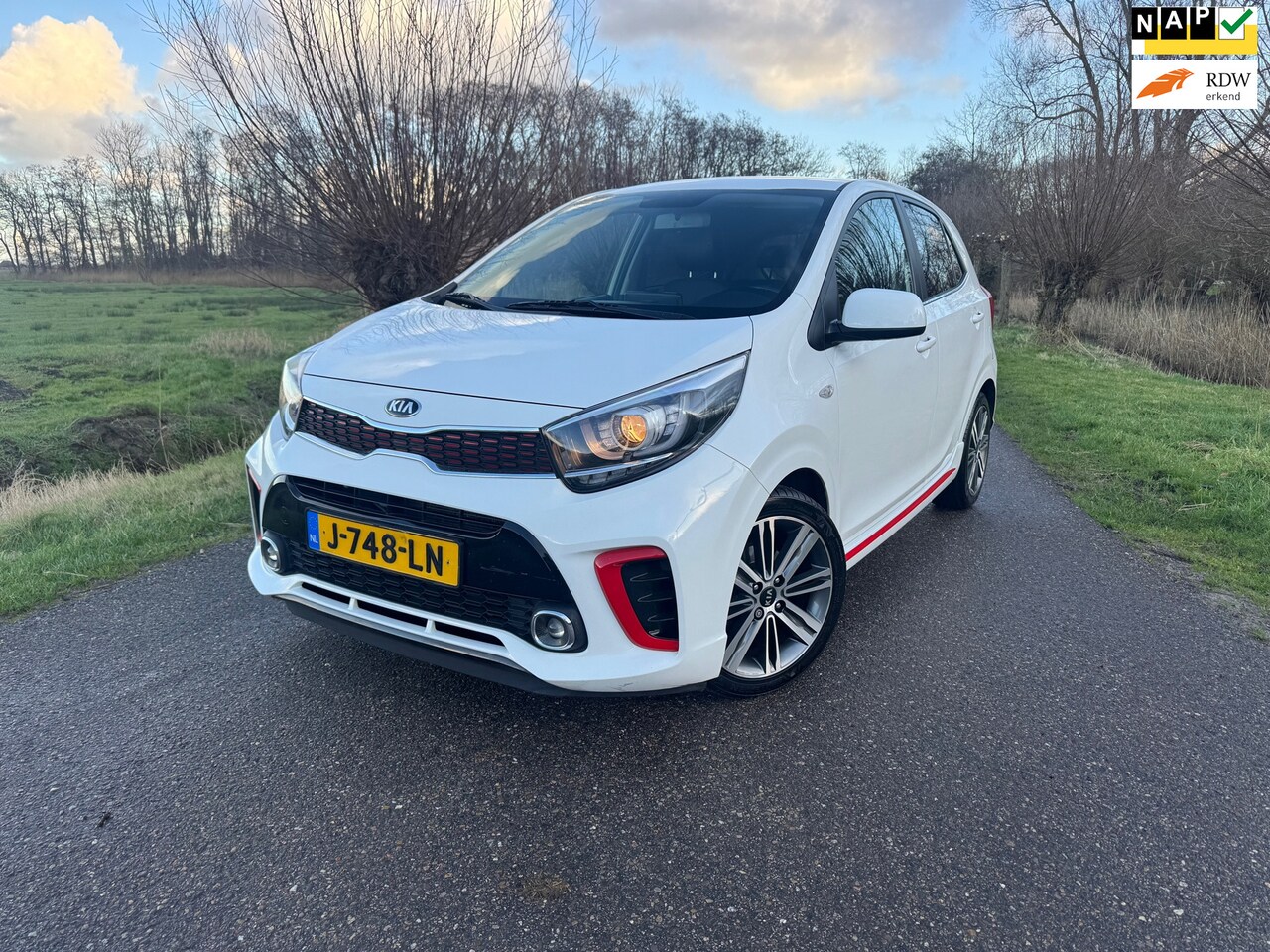 Kia Picanto - 1.0 MPi GT-Line Edition Camera Navi Leder-int Airco NAP Goed Onderhouden - AutoWereld.nl