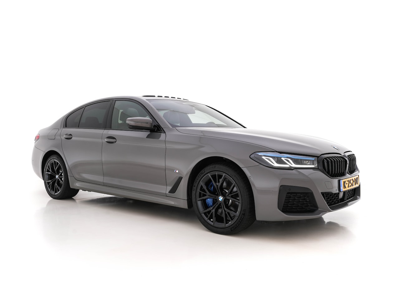 BMW 5-serie - 545e xDrive High Executive Edition M-Sportpack (INCL-BTW) Aut. *PANO | LASER-LED | HEAD-UP - AutoWereld.nl