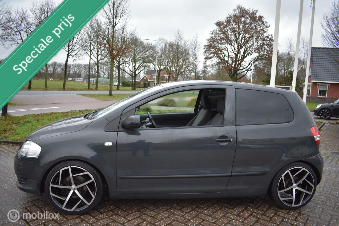 Volkswagen Fox - 1.2 Trendline '07 Sport|LM wielen|Verlaagd! - AutoWereld.nl