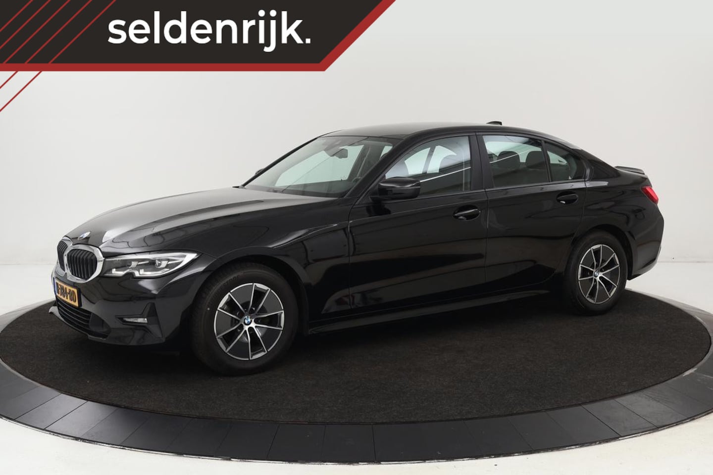 BMW 3-serie - 318i Business Edition | Trekhaak | Carplay | Live Cockpit | Full LED | Navigatie | Climate - AutoWereld.nl