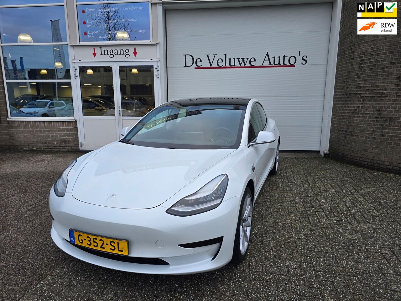 Tesla Model 3 - Standard RWD Plus 60 kWh pano leder Autopilot - AutoWereld.nl