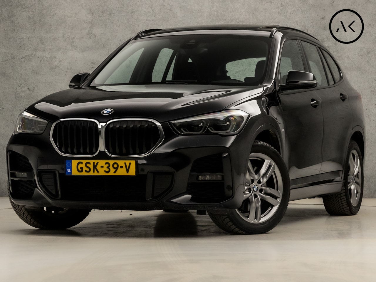 BMW X1 - xDrive25e M Sport 221Pk Automaat (PANORAMADAK, M PAKKET, GROOT NAVI, SFEERVERLICHTING, ADA - AutoWereld.nl