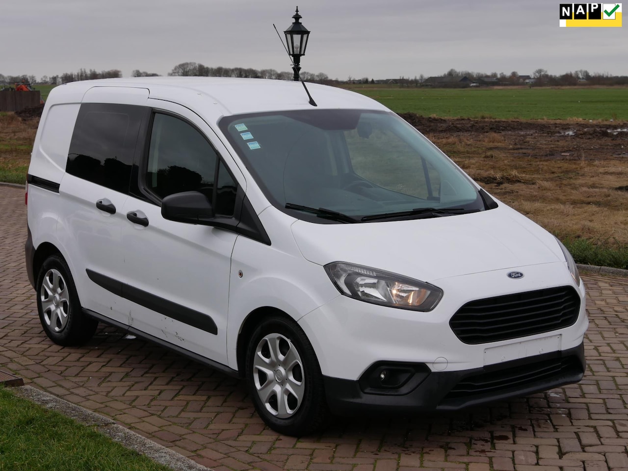 Ford Transit Courier - 1.5 TDCI Trend Duratorq S&S AC ** 2022 !! ** - AutoWereld.nl