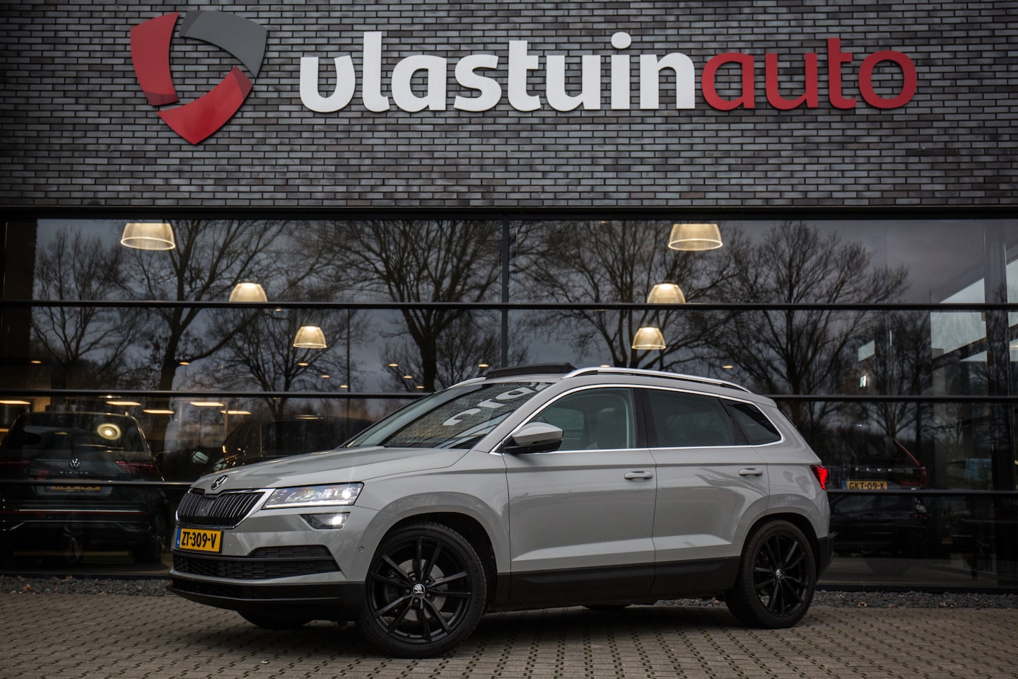 Skoda Karoq - 1.5 TSI ACT Style Business 1.5 TSI ACT Style Business , Adap. cruise, Pano dak, Canton audio, - AutoWereld.nl