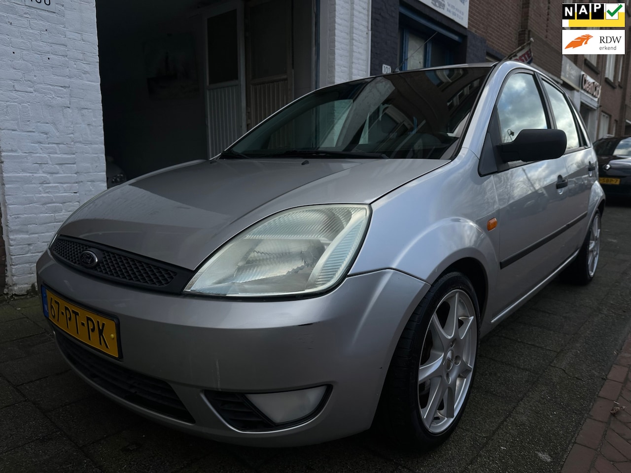 Ford Fiesta - 1.4-16V Futura Nieuwe Automaat Airco Nette Auto - AutoWereld.nl