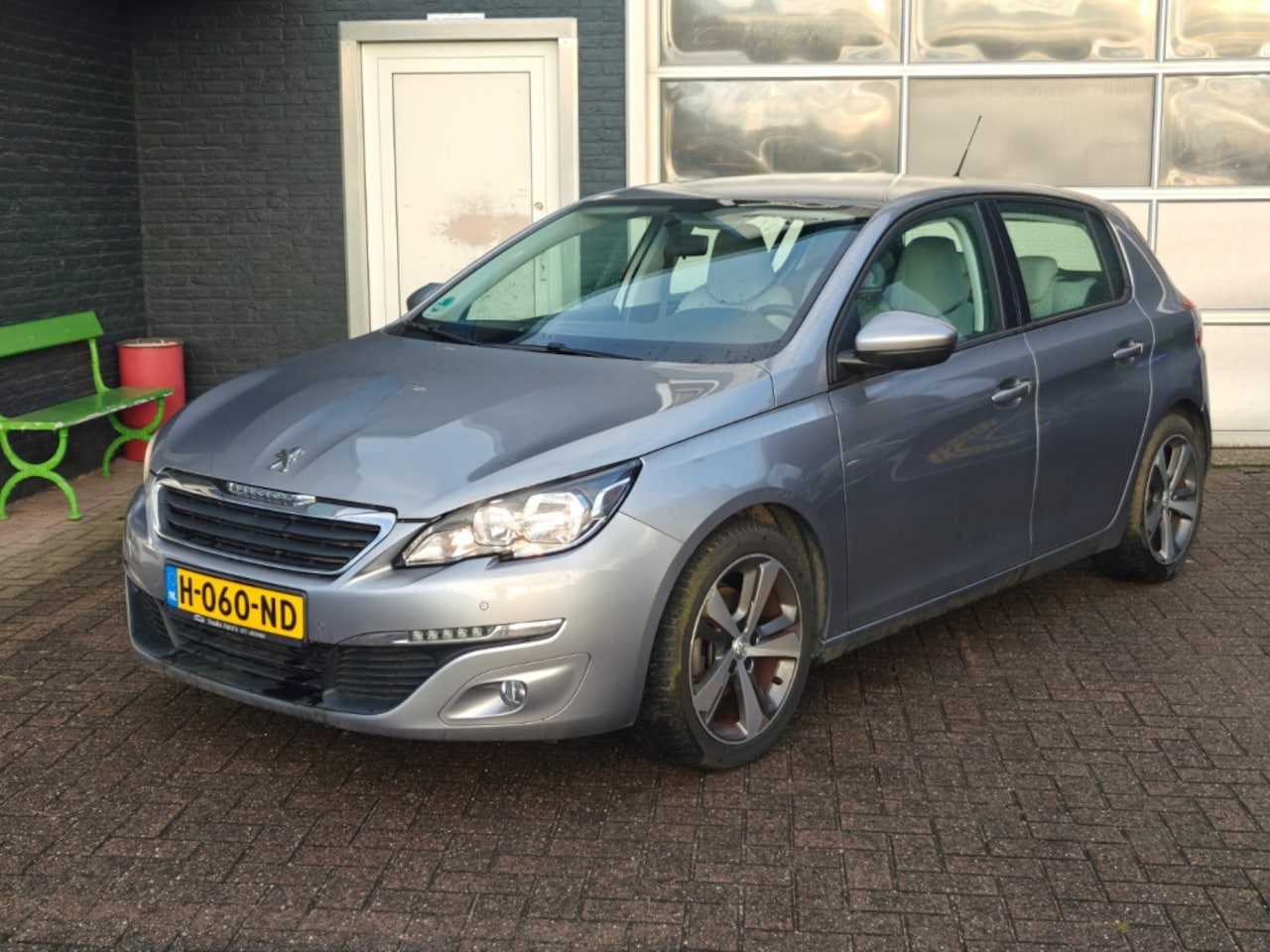 Peugeot 308 - 1.2 PureTech Allure 1.2 PureTech Allure - AutoWereld.nl