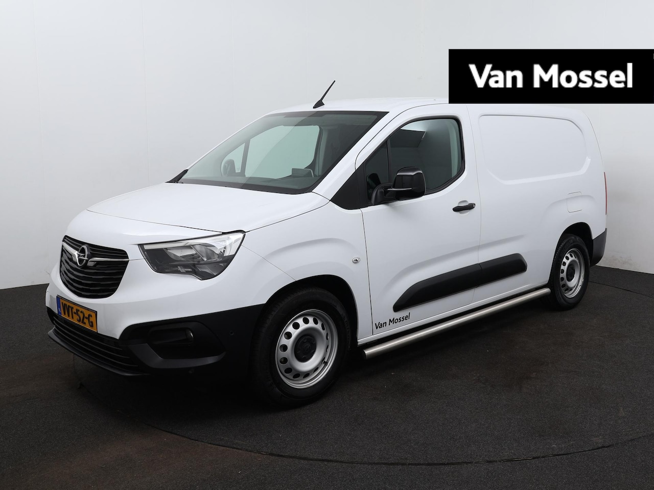 Opel Combo-e - L2H1 Edition 50 kWh , Lage Kilometerstand, Navi, Camera - AutoWereld.nl