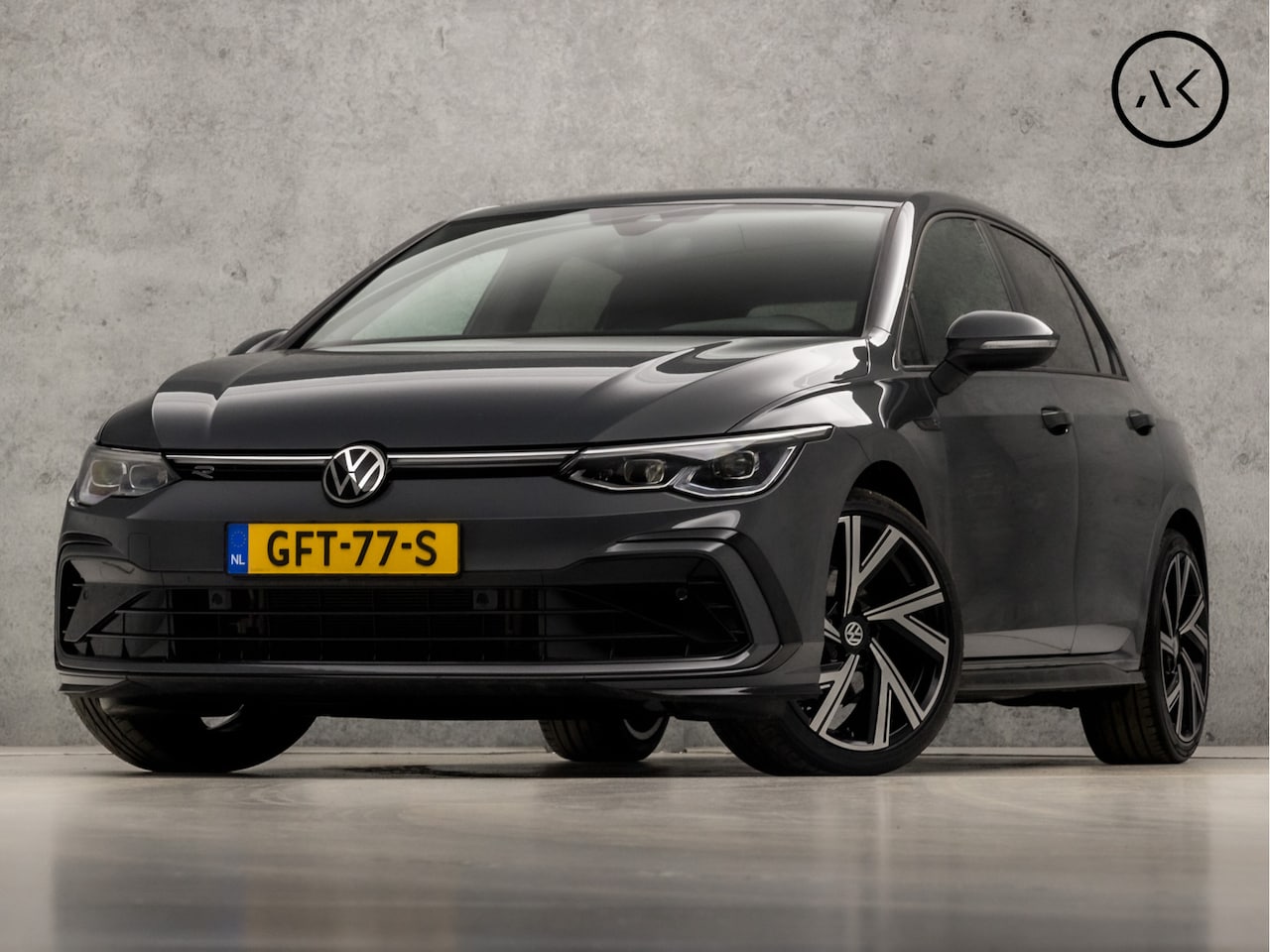 Volkswagen Golf - 1.5 TSI R-Line Sport (CAMERA, APPLE CARPLAY, ELEKTRISCHE TREKHAAK, ADAPTIVE LED, STOELVERW - AutoWereld.nl