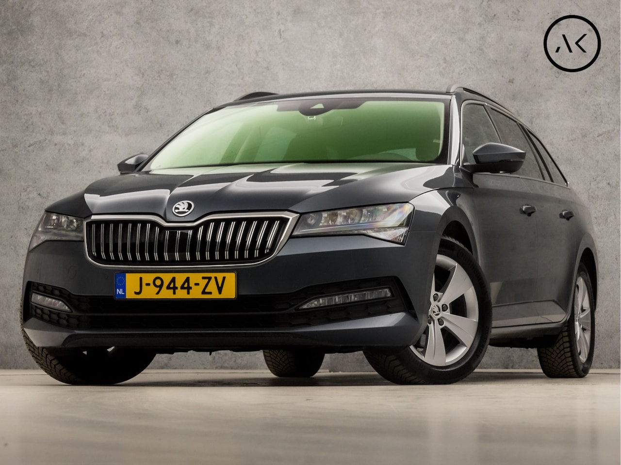 Skoda Superb Combi - 1.5 TSI ACT Luxury 150Pk (GROOT NAVI, APPLE CARPLAY, CAMERA, CRUISE, CLIMATE, DAB+, LED, A - AutoWereld.nl