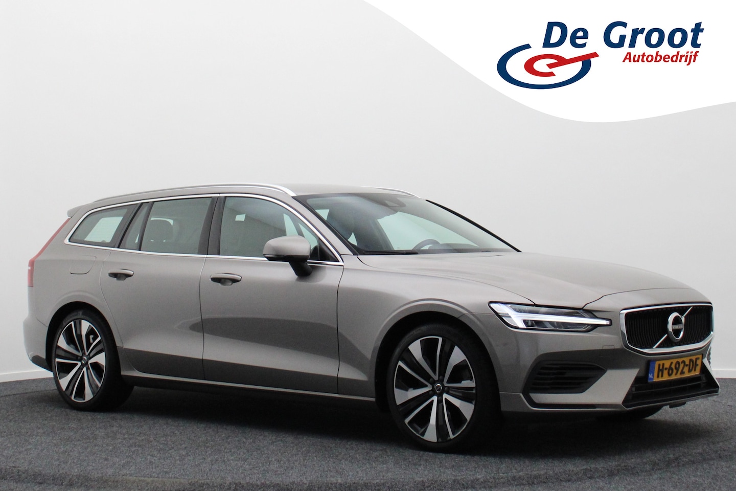 Volvo V60 - 2.0 T6 Twin Engine AWD Momentum Pro 2.0 T6 Twin Engine AWD Momentum Pro - AutoWereld.nl