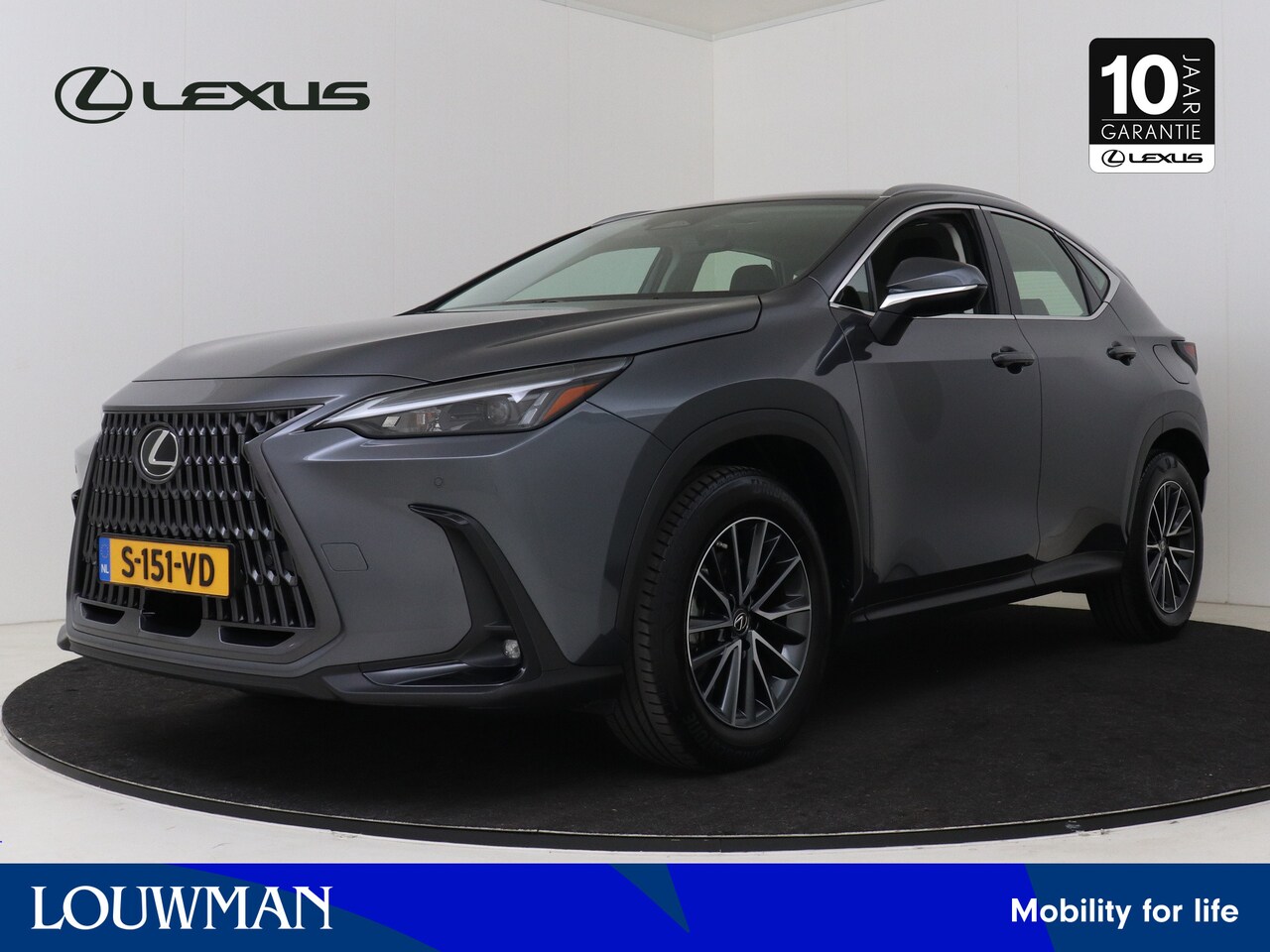 Lexus NX - 350h Comfort Line | Stoelverwarming | Elektrische Stoelen | Apple Carplay & Android Auto | - AutoWereld.nl