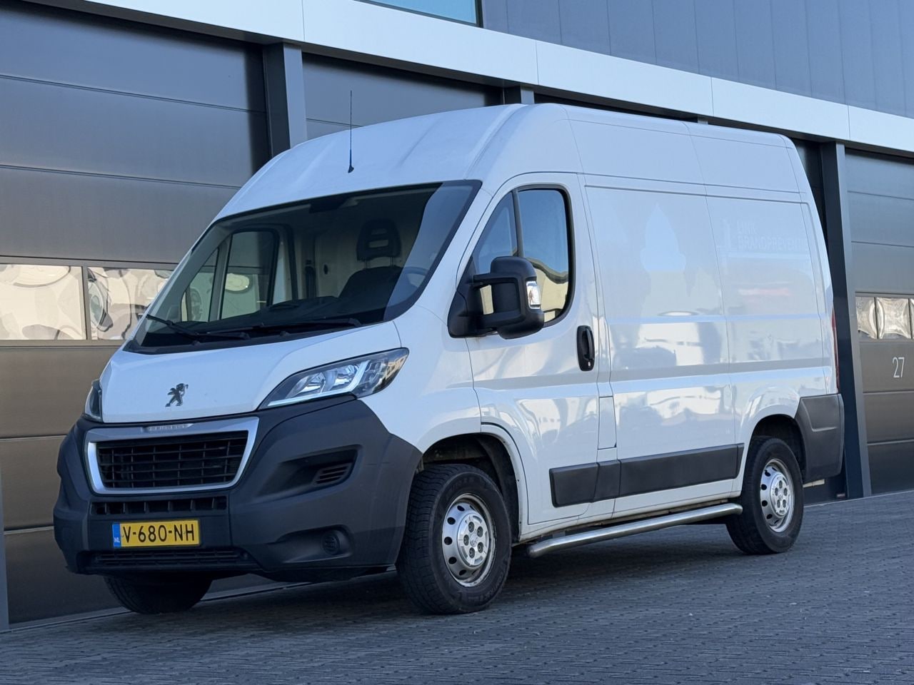 Peugeot Boxer - 2.0 BlueHDI L1H2 Navi Camera EURO-6 - AutoWereld.nl