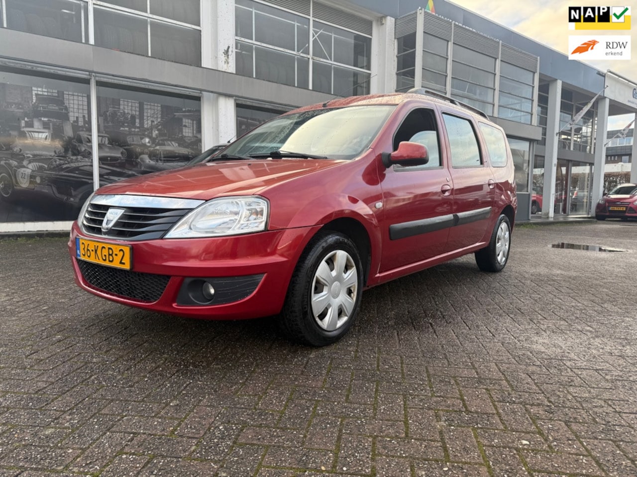 Dacia Logan MCV - 1.6-16V Lauréate NWEAPK** BOEKJES** - AutoWereld.nl