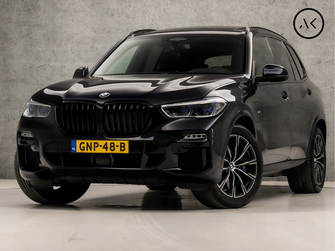 BMW X5 - xDrive45e M Sport High Executive 395Pk Automaat (PANORAMADAK, APPLE CARPLAY, LUCHTVERING, - AutoWereld.nl