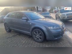 Audi A3 - 1.6 FSI Attraction Pro Line Business