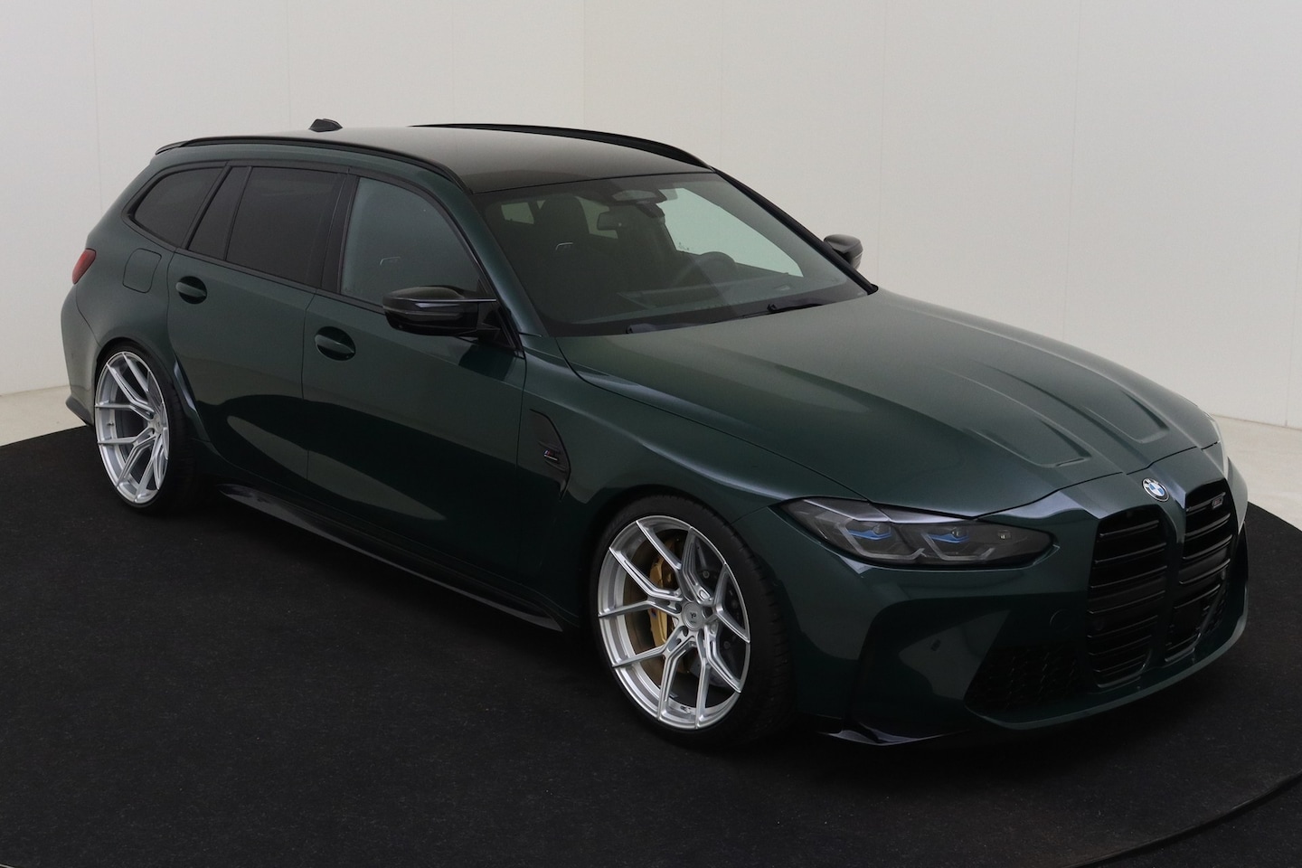 BMW 3-serie Touring - M3 xDrive Competition British Racing Green Custom Wheels 20/21 inch wheels + AST adjustabl - AutoWereld.nl