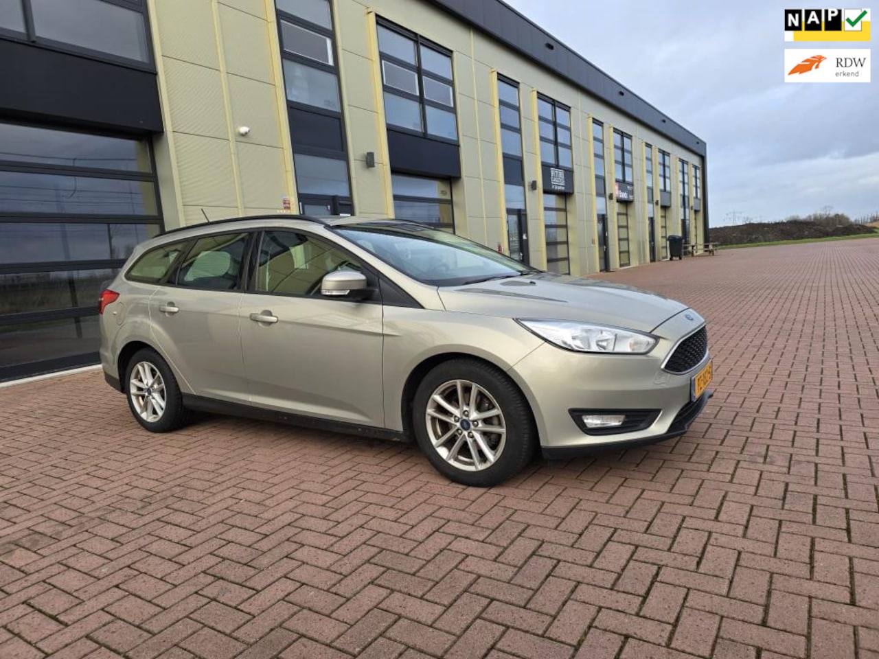 Ford Focus Wagon - 1.0 Lease Edition EcoBoost / MOTOR PROBLEEM / NETTE AUTO! - AutoWereld.nl