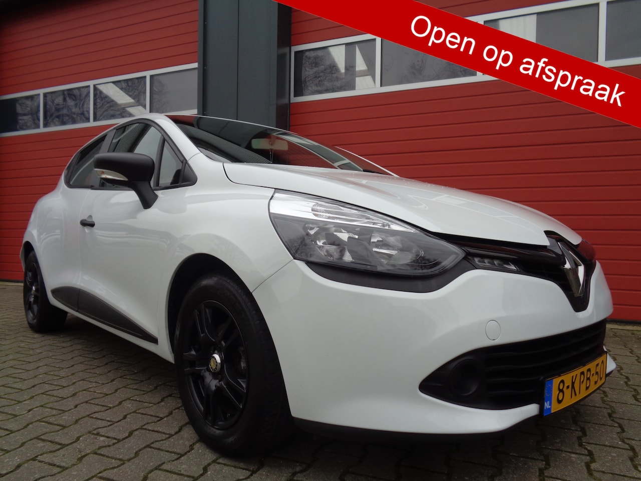 Renault Clio - 0.9 TCe Authentique 90PK Airco Cruise Trekhaak NL-Auto LMV - AutoWereld.nl