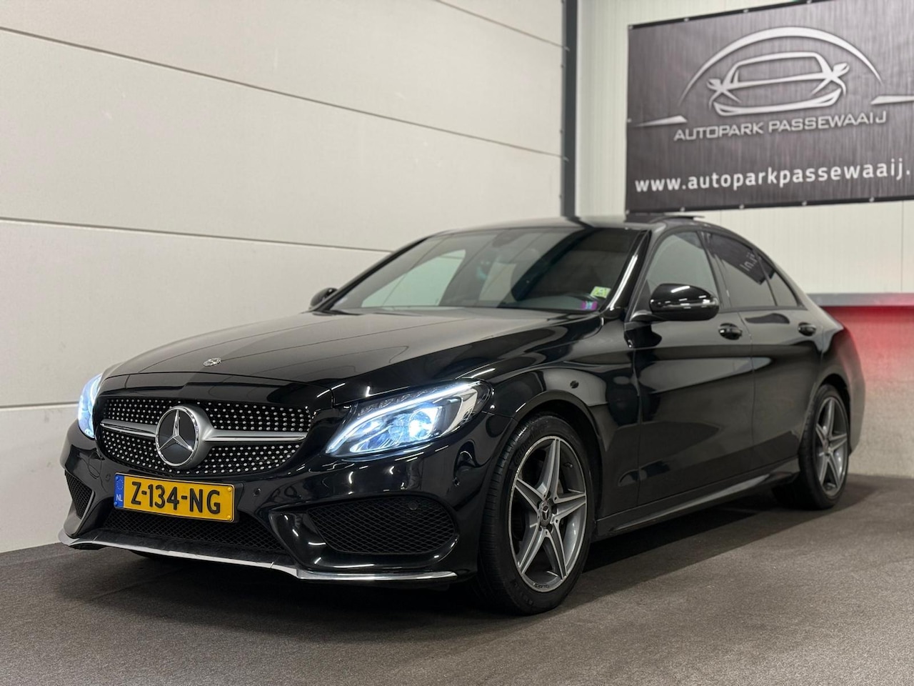 Mercedes-Benz C-klasse - 180 Business Solution AMG Pano, Cruise Control, Lederen, LED, Achteruitrijcamera, Airco, N - AutoWereld.nl