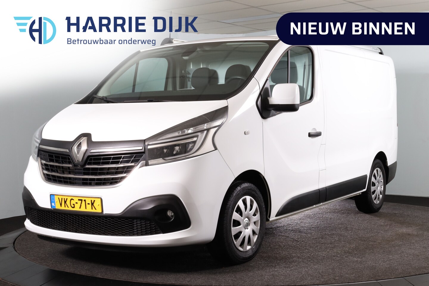 Renault Trafic - 2.0 dCi 120 T27 L1H1 Work Edition | Cruise | PDC | Camera | NAV + App. Connect | Trekhaak - AutoWereld.nl