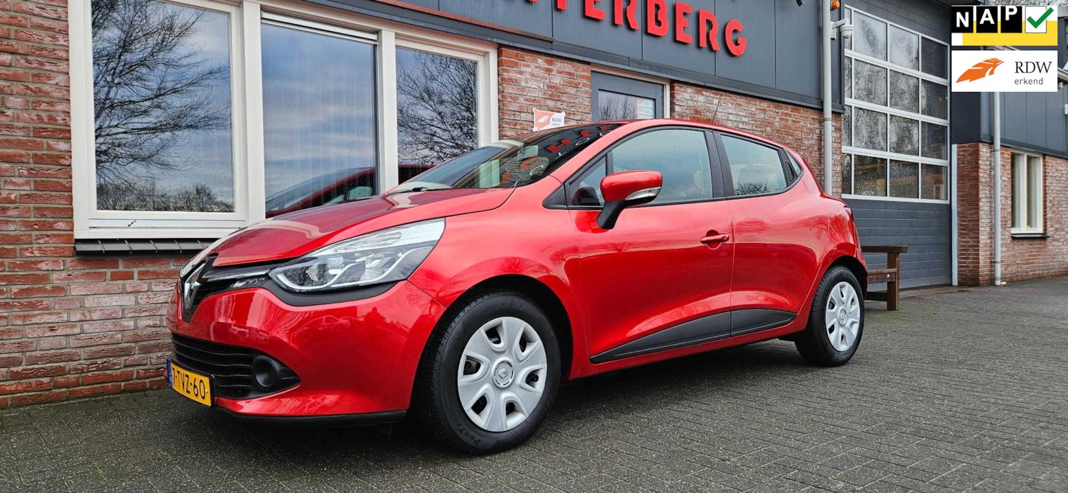 Renault Clio - 0.9 TCe Expression Airco! Cruise Control! Navigatie! NAP! Nette Auto! - AutoWereld.nl