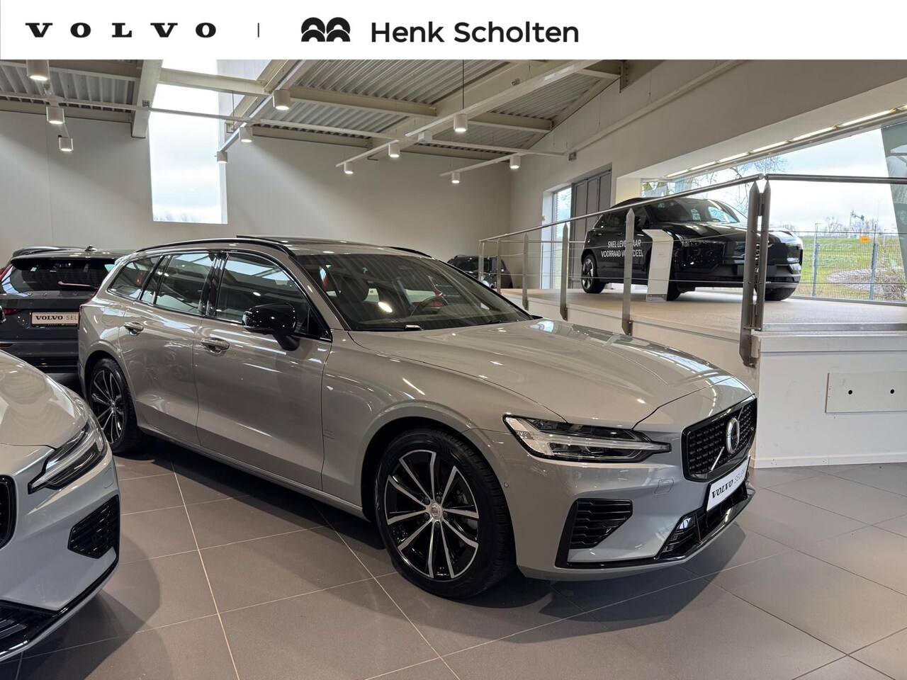 Volvo V60 - Volvo V60 T6 AUT8 350PK Plus Dark | Audio By Harman Kardon | 360 Graden Camera | Panorama - AutoWereld.nl