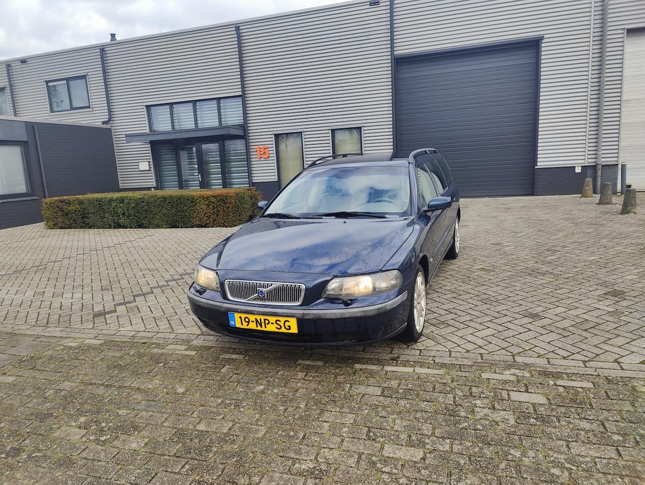 Volvo V70 - 2.4 Comfort Line Bj 2004 AUTOMAAT - AutoWereld.nl