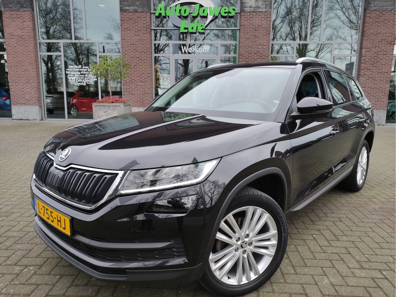 Skoda Kodiaq - 1.5 TSI DSG Business Edition 7pers. Trekhaak - 19Inch LMV - Leder/Alcantara - Getinte rame - AutoWereld.nl