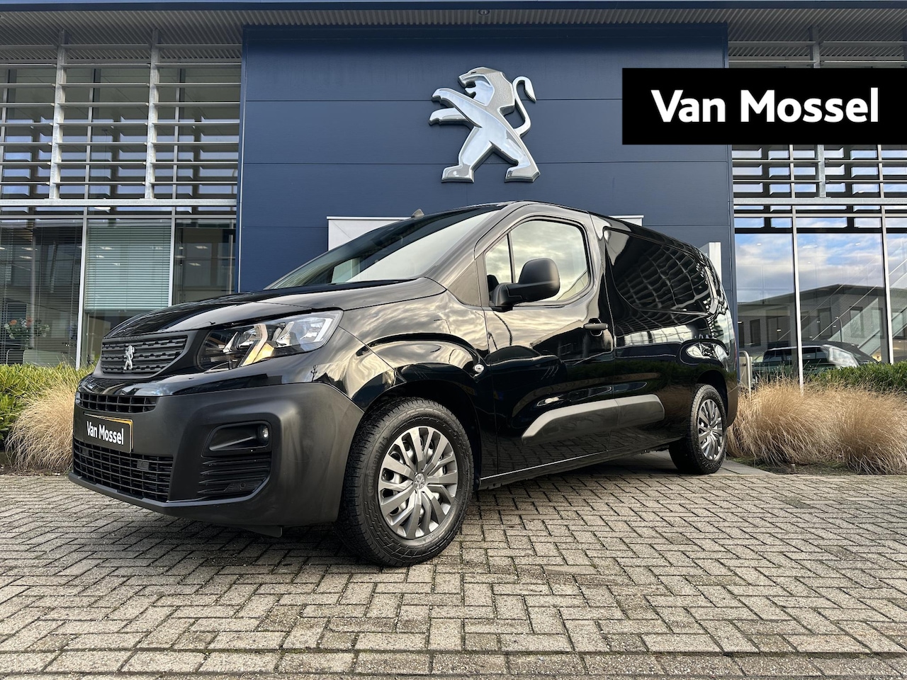 Peugeot Partner - 1.5 BlueHDI 130 Grip Long Apple carplay l Automaat l Pack Drive Assist l Trekhaak - AutoWereld.nl