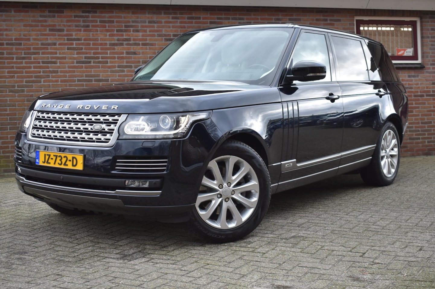 Land Rover Range Rover - 3.0 TDV6 Vogue LWB '16 NL auto, inruil mogelijk - AutoWereld.nl