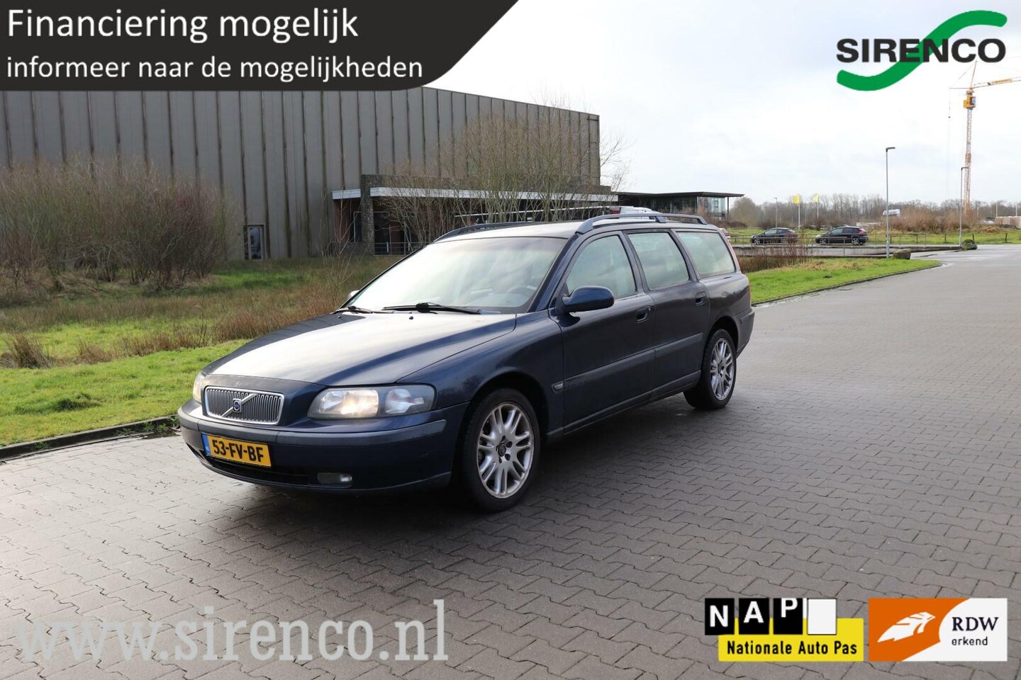 Volvo V70 - 2.4 T inruilkoopje deels leder trekhaak carbage run barrel race cruise & climate control n - AutoWereld.nl