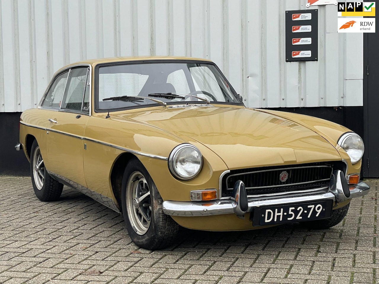 MG B type - 1.8 GT Slapend kenteken - AutoWereld.nl