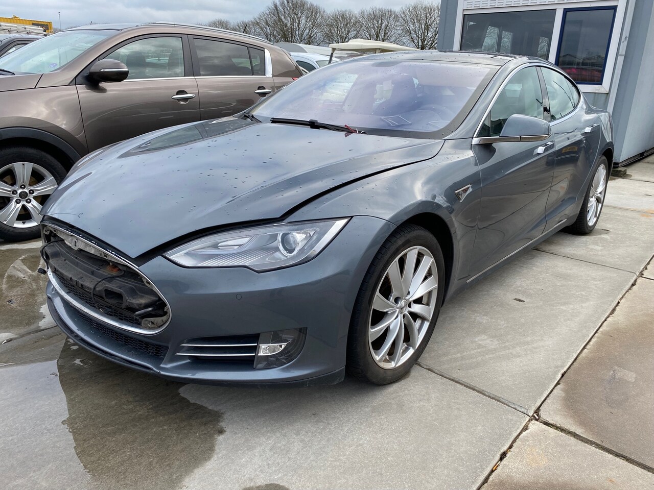 Tesla Model S - 2013 * 85 Base * ACCU DEFECT * EXPORT / HANDEL !! - AutoWereld.nl