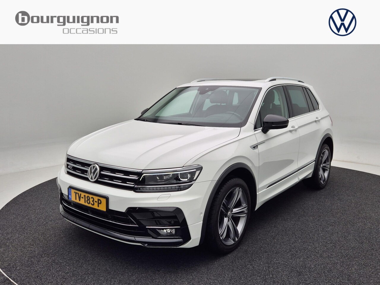 Volkswagen Tiguan - 1.4 TSi 150 Pk Automaat 4Motion R-Line | Panorama Dak |  LED | Stoel Verwarming | Carplay - AutoWereld.nl