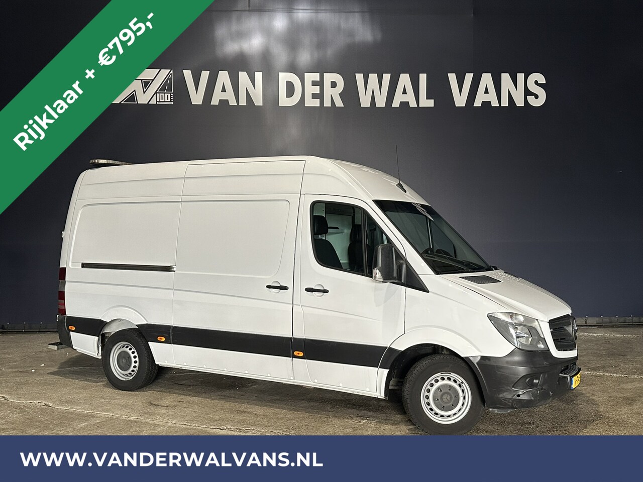 Mercedes-Benz Sprinter - 316 CDI 164pk L2H2 inrichting Euro6 RIJKLAAR Airco | 2800kg trekhaak | Navigatie | Cruisec - AutoWereld.nl