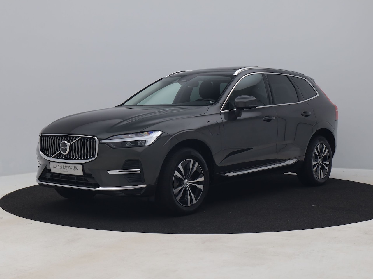 Volvo XC60 - 2.0 T6 Recharge AWD Inscription Expression | FACELIFT | PANO | STOEL- EN STUURVERW. - AutoWereld.nl