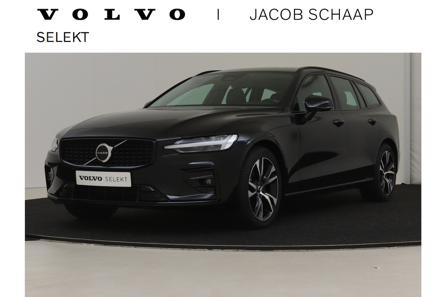 Volvo V60 - B3 Ultimate Dark Keyless | Panodak | Harman Kardon | Elekt. Stoelen | 360 Camera - AutoWereld.nl