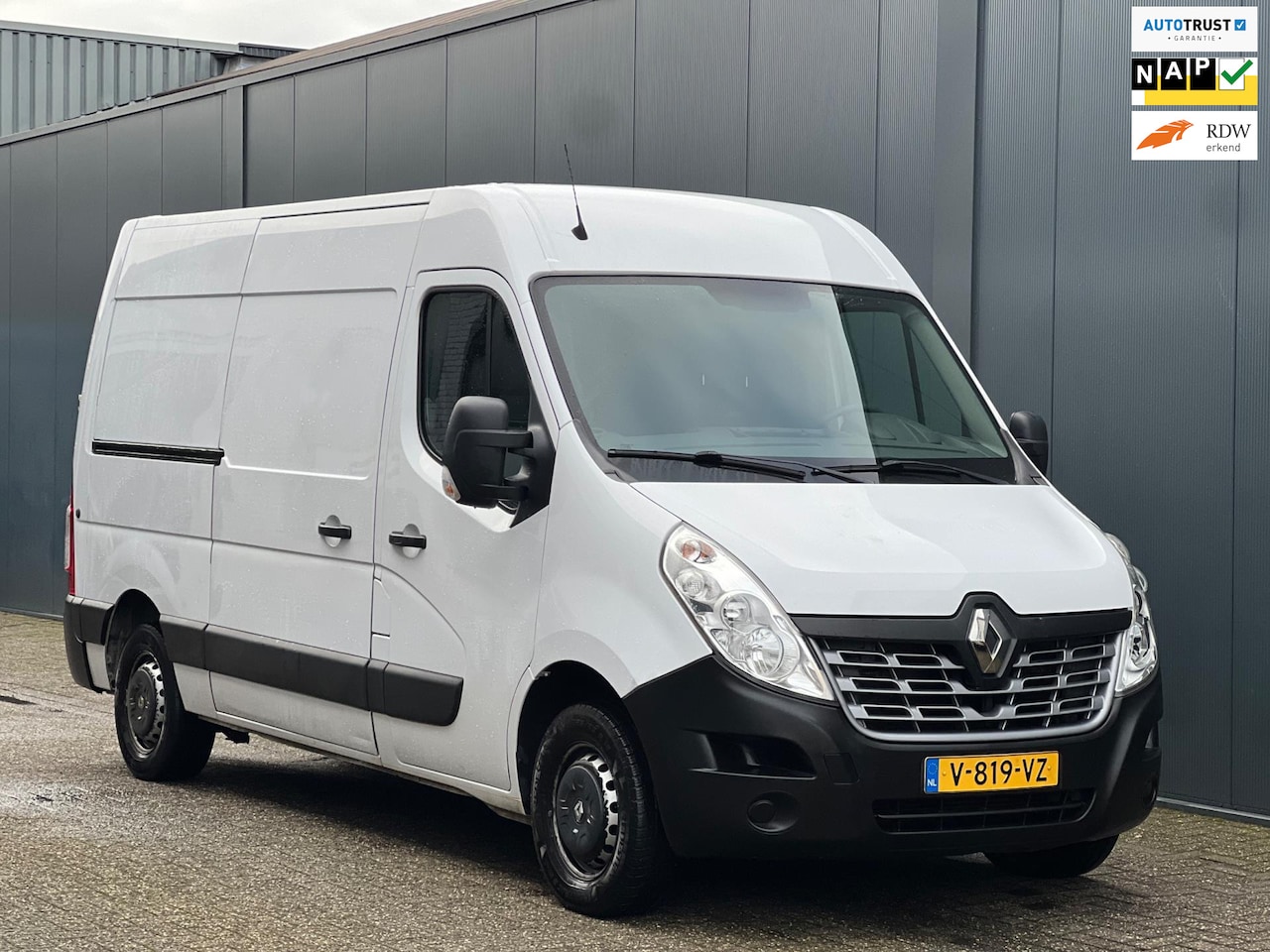 Renault Master - T35 2.3 dCi L2H3 AUT|Navi|Cruise|1e Eig|Dealer onderh! - AutoWereld.nl