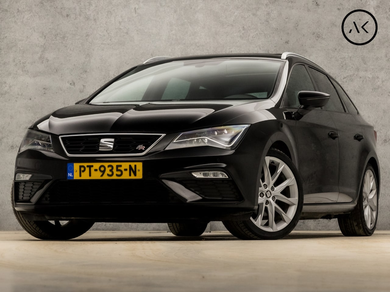 Seat Leon ST - 1.4 EcoTSI FR 150Pk Automaat (PANORAMADAK, APPLE CARPLAY, NAVIGATIE, CAMERA, LEDER/ALCANTA - AutoWereld.nl