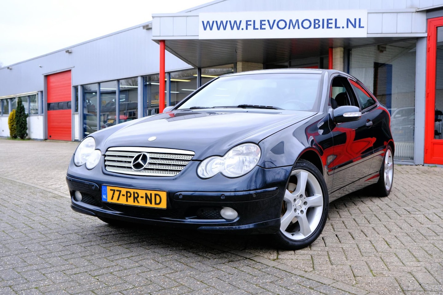 Mercedes-Benz C-klasse Sportcoupé - 180 K. Amice Clima|LMV|PDC|Dealer onderhouden - AutoWereld.nl