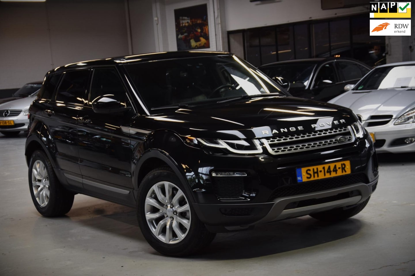 Land Rover Range Rover Evoque - 2.0 Si4 Urban Series SE Panoramadak|1e Eig.|Org.NL|Dealer Onderhouden - AutoWereld.nl