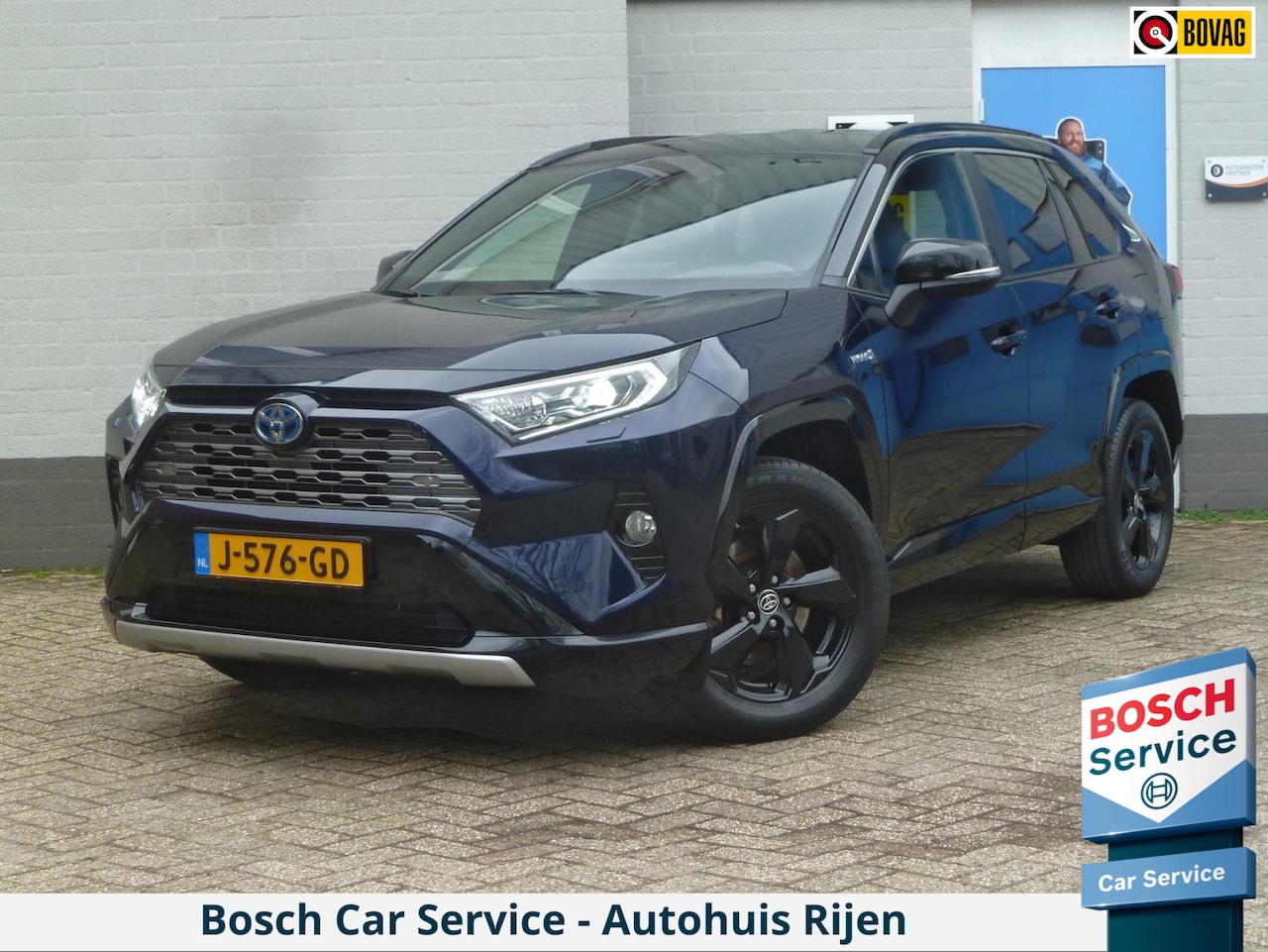 Toyota RAV4 - 2.5 Hybrid AWD Bi-Tone|Leder|Stoel/Stuurverwarming|Camera|Keyless-Entry|Trekhaak|1650KG Tr - AutoWereld.nl