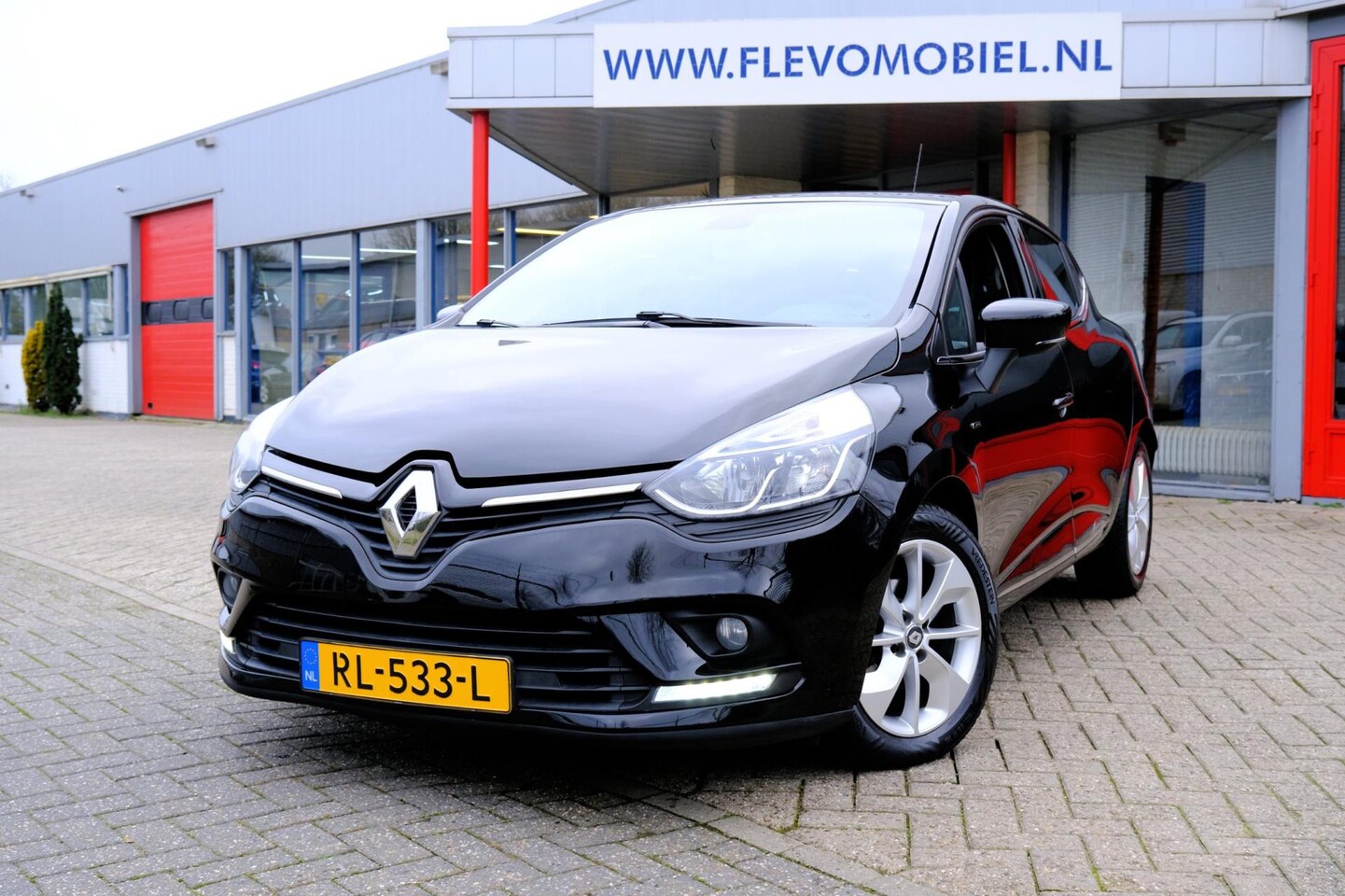 Renault Clio - 1.5 dCi Ecoleader Limited Navi|1e Eig|Clima|LMV - AutoWereld.nl